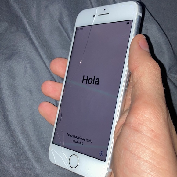 iPhone 8 - Picture 3 of 3